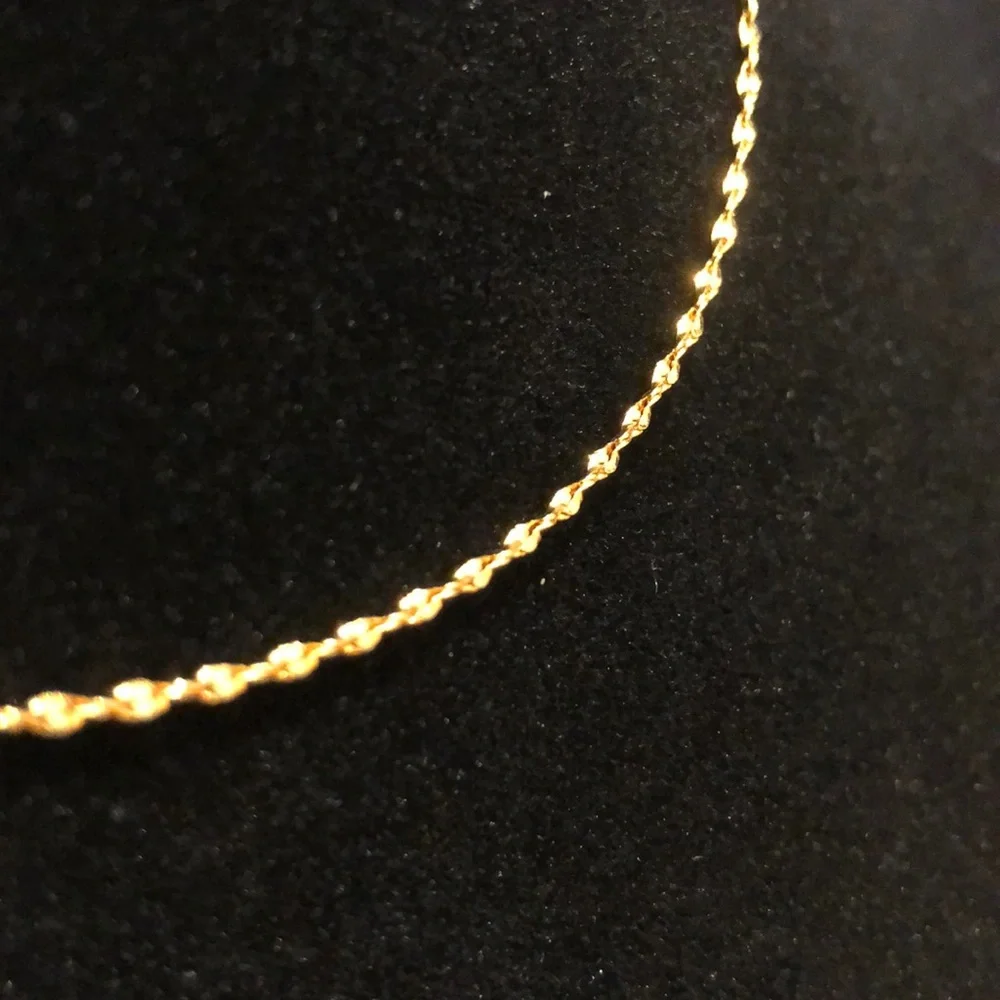 Gold Tone Rope Chain - Picture 2 of 3